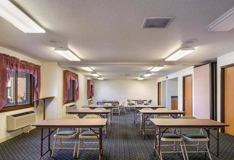 Motel 6 Saukville, Wi