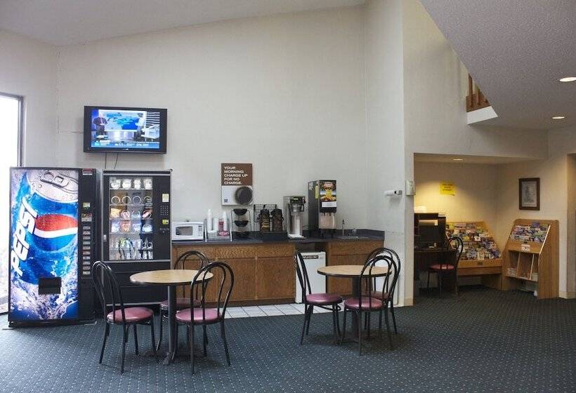 Motel 6 Saukville, Wi