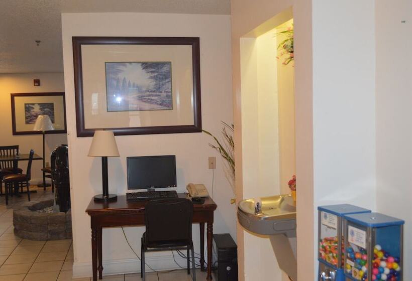 فندق على الطريق American Elite Inn