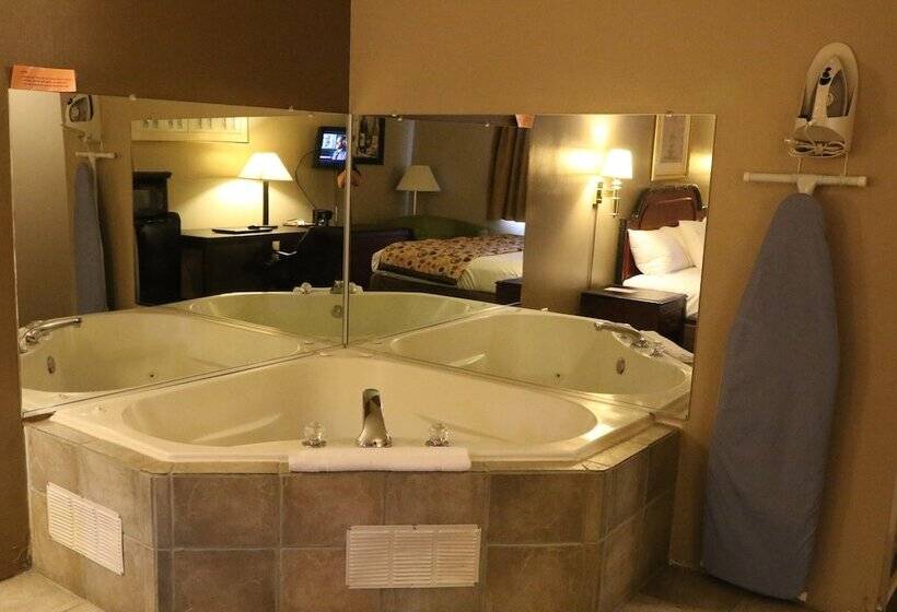 فندق على الطريق American Elite Inn