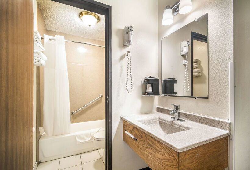 فندق على الطريق Americas Best Value Inn & Suites Harrisonville