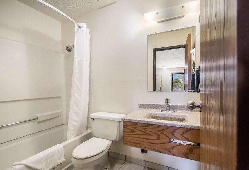 فندق على الطريق Americas Best Value Inn & Suites Harrisonville