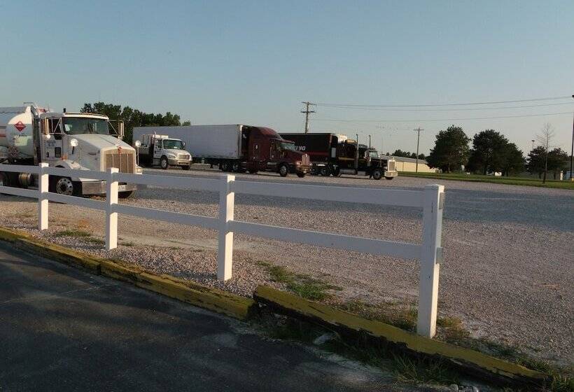 فندق على الطريق Americas Best Value Inn & Suites Harrisonville