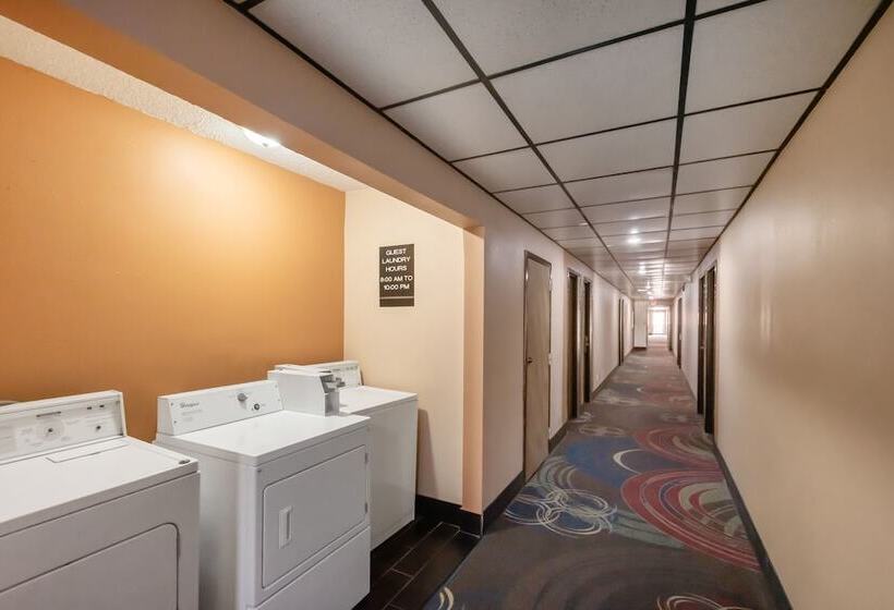فندق على الطريق Americas Best Value Inn & Suites Harrisonville