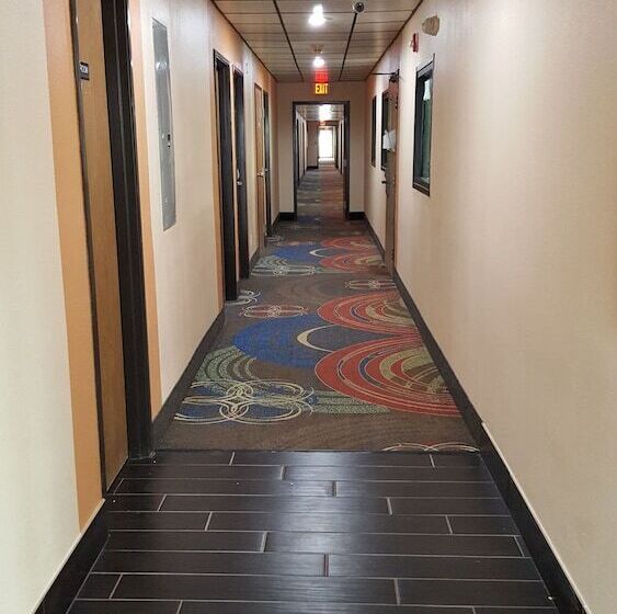 فندق على الطريق Americas Best Value Inn & Suites Harrisonville