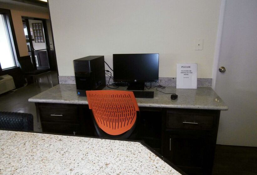 فندق على الطريق Americas Best Value Inn & Suites Thief River Falls