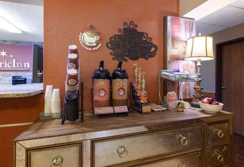 מוטל Americinn By Wyndham Petoskey