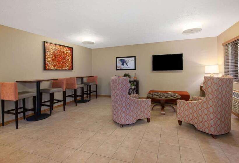 מוטל Americinn By Wyndham Petoskey