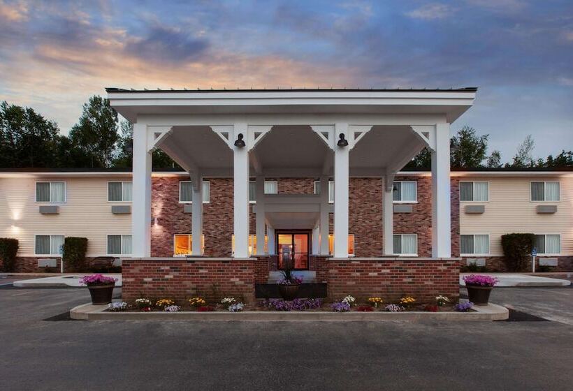 فندق على الطريق Americinn By Wyndham Petoskey