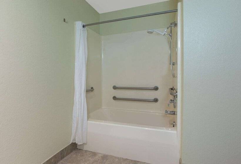 מוטל Americinn By Wyndham Petoskey