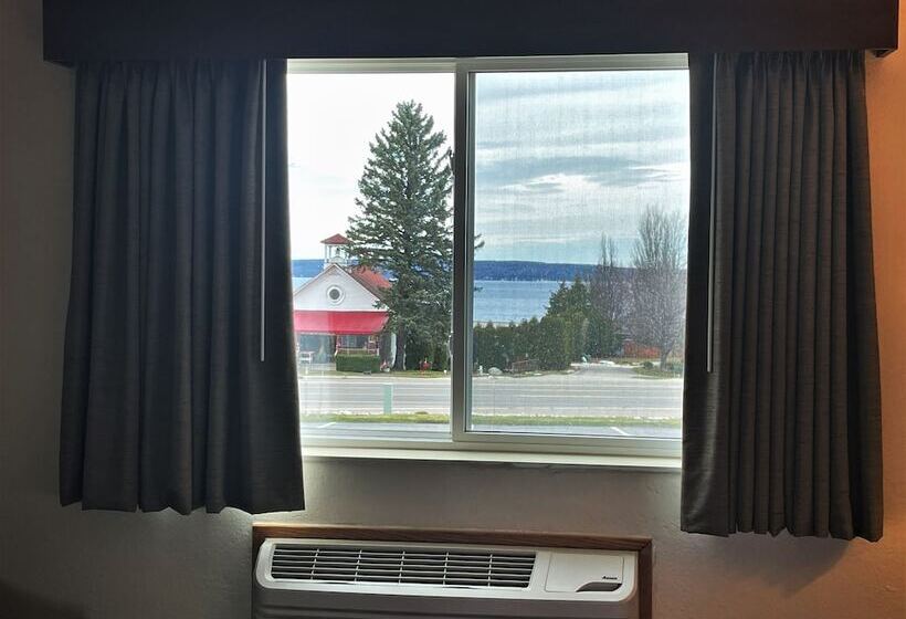 فندق على الطريق Americinn By Wyndham Petoskey