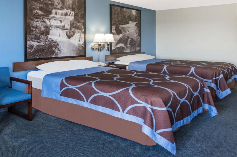 فندق على الطريق Americinn By Wyndham Columbus Wisconsin
