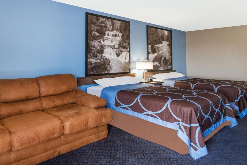 فندق على الطريق Americinn By Wyndham Columbus Wisconsin