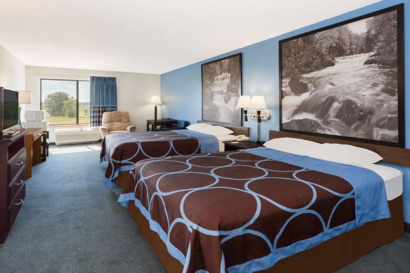 فندق على الطريق Americinn By Wyndham Columbus Wisconsin