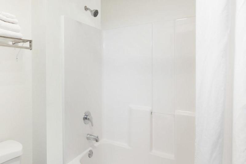 فندق على الطريق Americinn By Wyndham Columbus Wisconsin