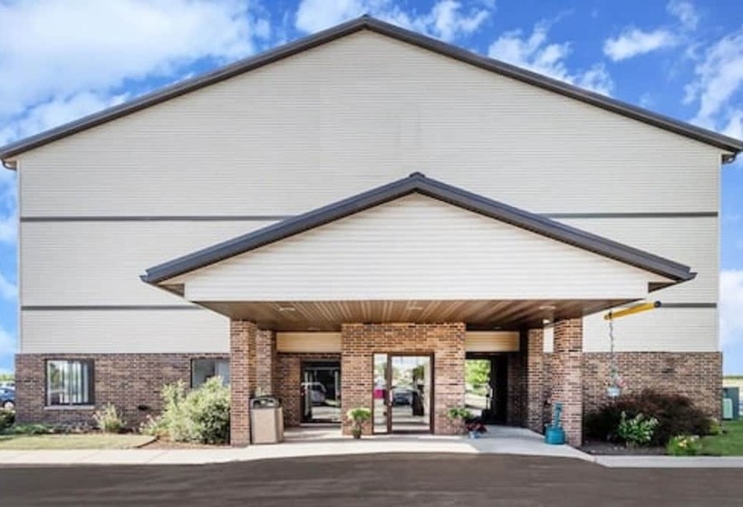 فندق على الطريق Americinn By Wyndham Columbus Wisconsin