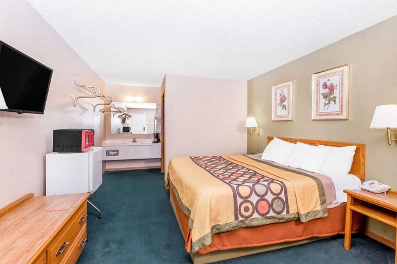 فندق على الطريق Budgetel Inn & Suites