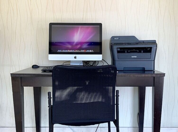 فندق على الطريق Cherry Orchard Inn