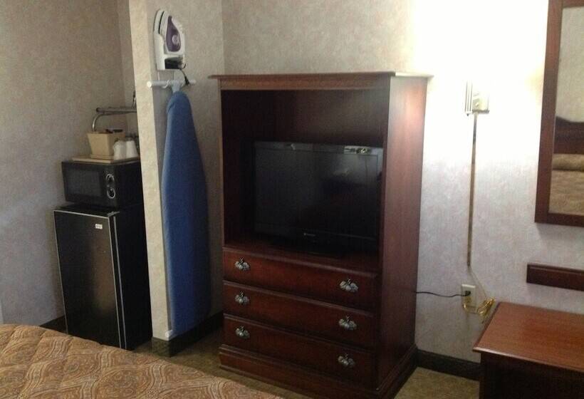 فندق على الطريق Colonial Inn & Suites /airport/graceland