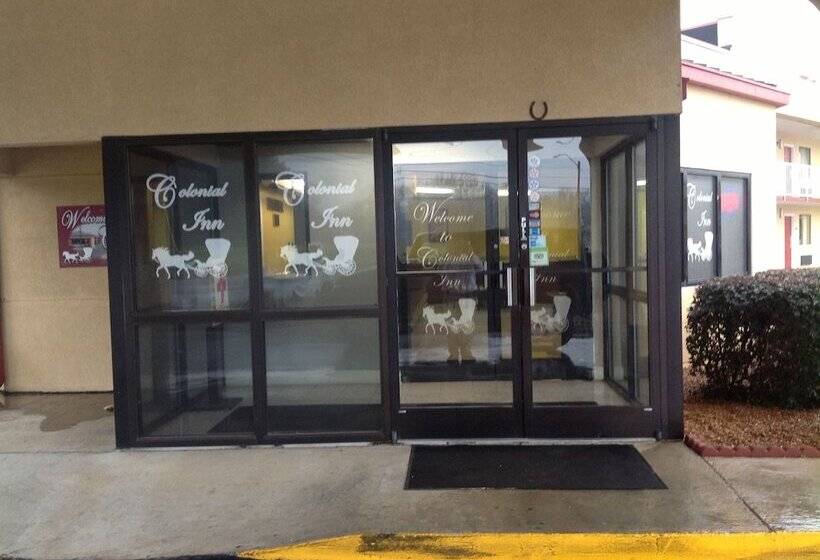 فندق على الطريق Colonial Inn & Suites /airport/graceland