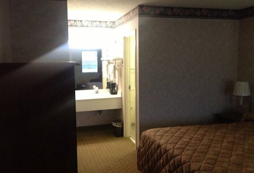 فندق على الطريق Colonial Inn & Suites /airport/graceland