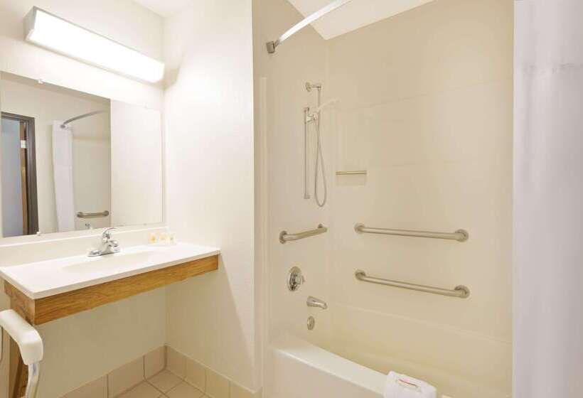 Мотель Days Inn By Wyndham Brunswick Bath Area