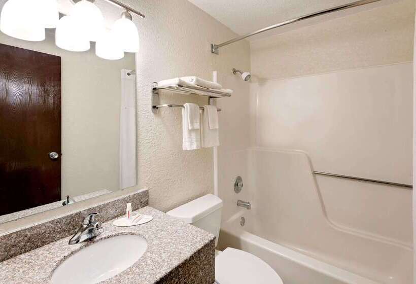 فندق على الطريق Days Inn By Wyndham Fort Dodge