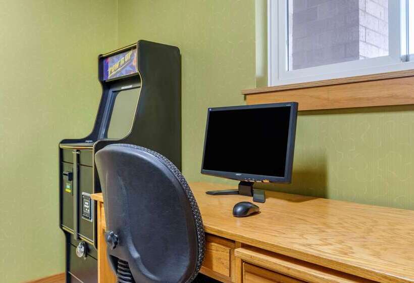 فندق على الطريق Coratel Inn & Suites By Jasper River Falls