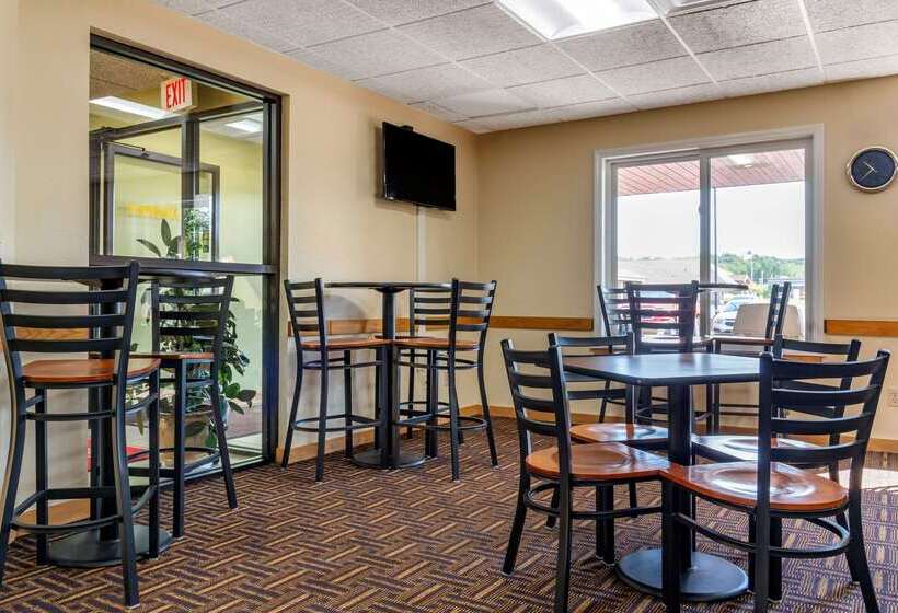 فندق على الطريق Coratel Inn & Suites By Jasper River Falls