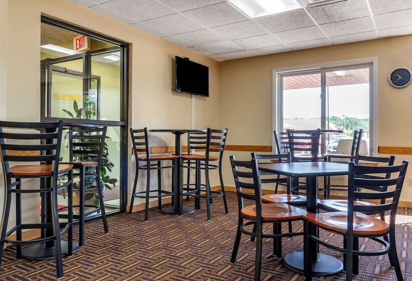 فندق على الطريق Coratel Inn & Suites By Jasper River Falls