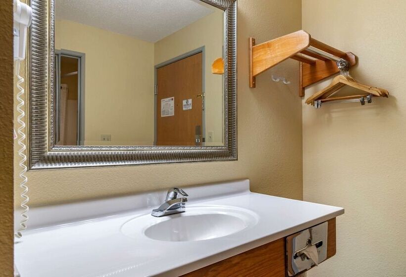 فندق على الطريق Coratel Inn & Suites By Jasper River Falls