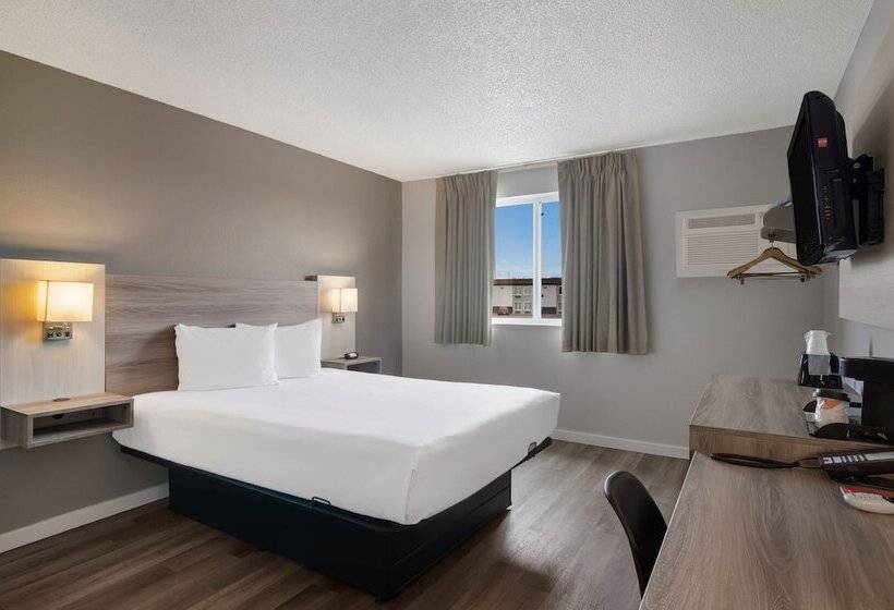 فندق على الطريق Econo Lodge Scottsbluff