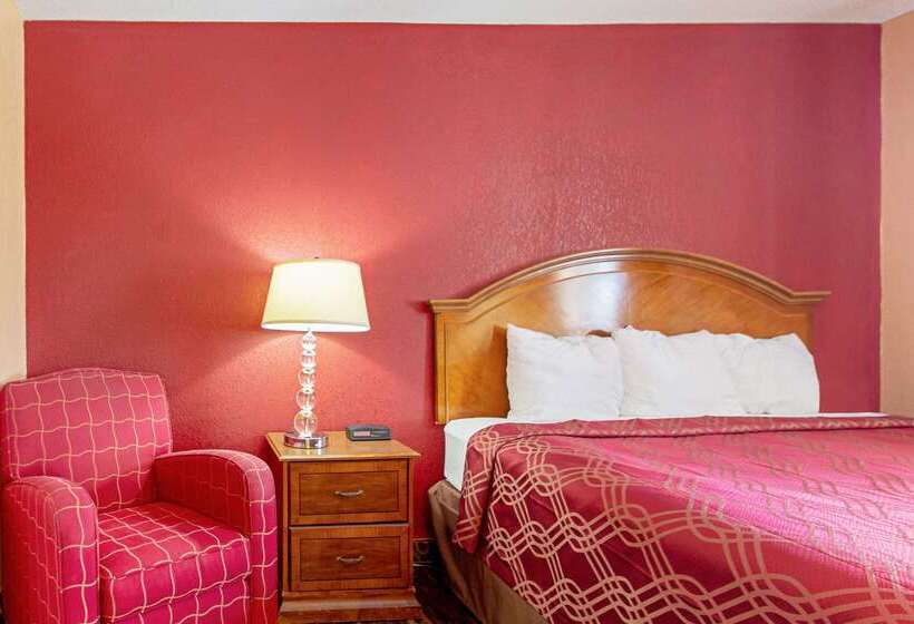 فندق على الطريق Econo Lodge