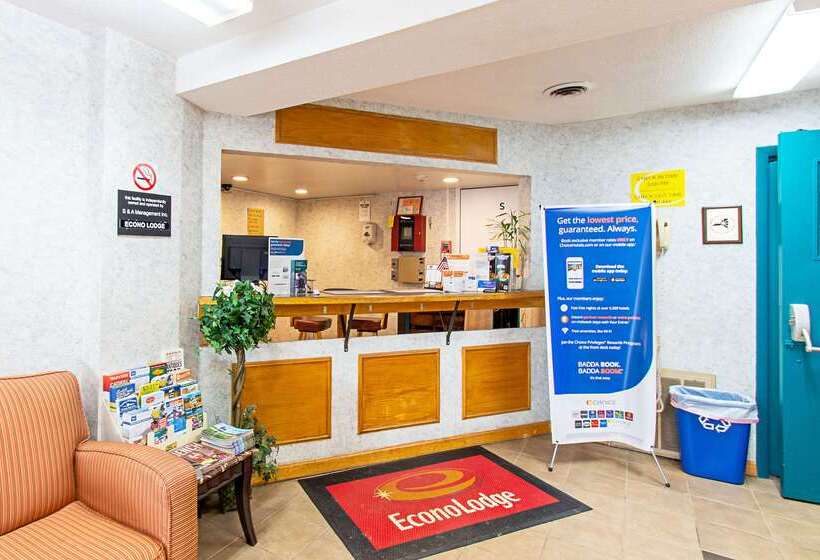 فندق على الطريق Econo Lodge