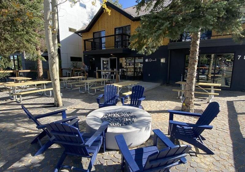 모텔 Gravity Haus Winter Park