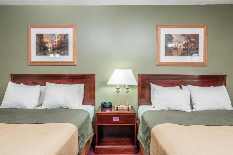 모텔 Heartland Hotel And Suites