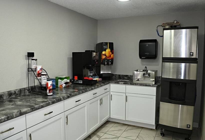 فندق على الطريق Hibbing Inn And Suites