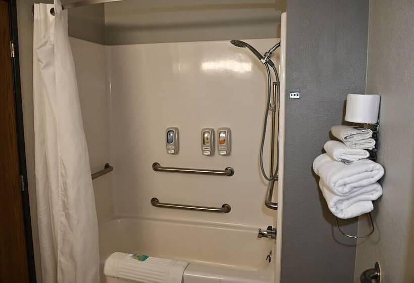 فندق على الطريق Hibbing Inn And Suites