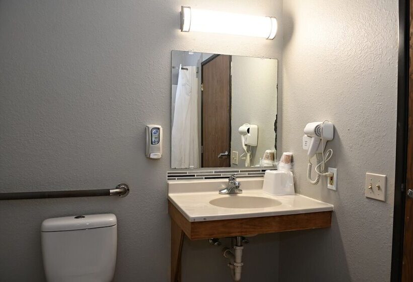 فندق على الطريق Hibbing Inn And Suites