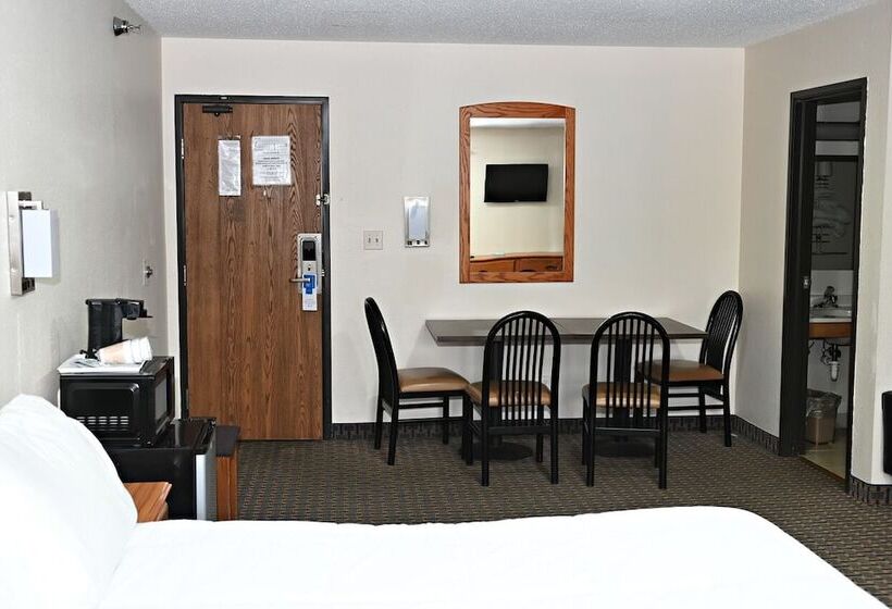 فندق على الطريق Hibbing Inn And Suites