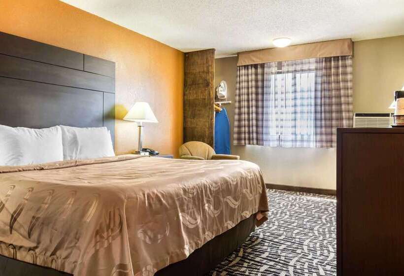 فندق على الطريق Quality Inn