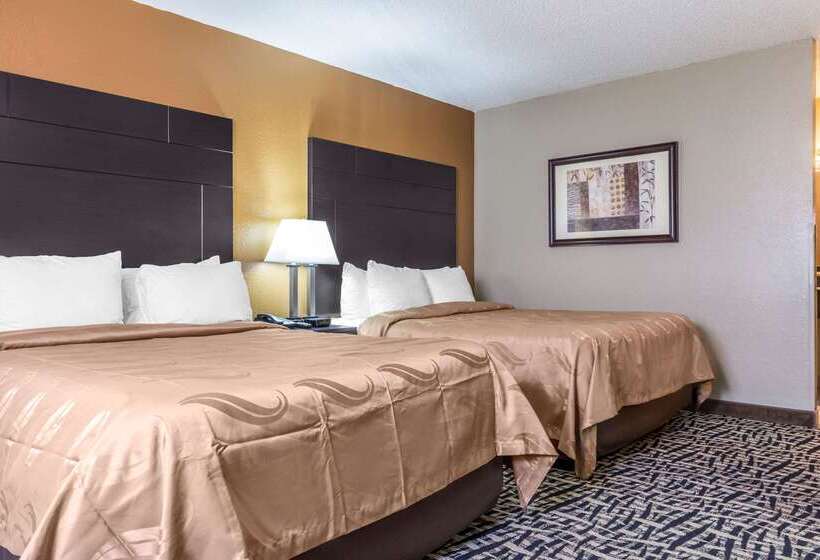 فندق على الطريق Quality Inn