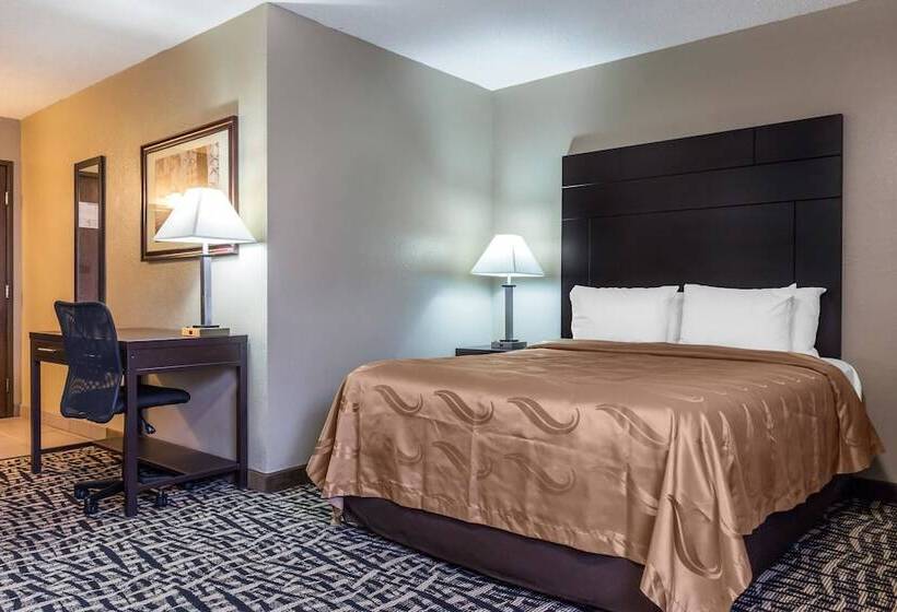 فندق على الطريق Quality Inn