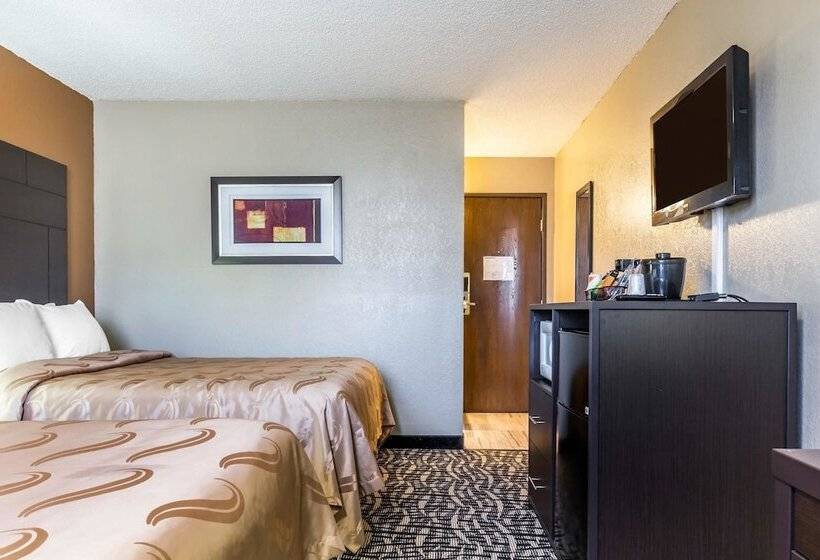 فندق على الطريق Quality Inn