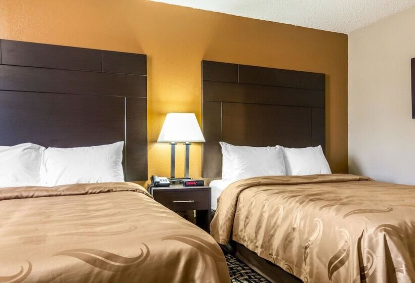 فندق على الطريق Quality Inn