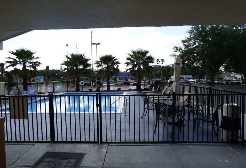 فندق على الطريق Quality Inn & Suites Leesburg Chain Of Lakes