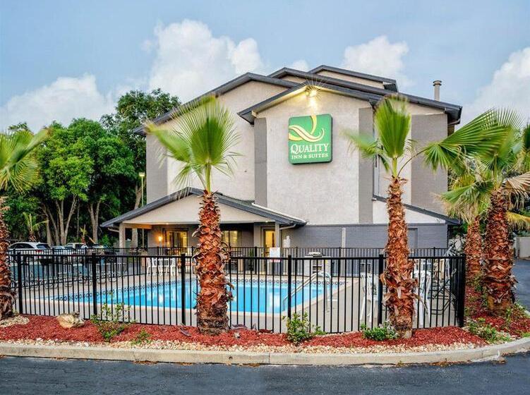 فندق على الطريق Quality Inn & Suites Leesburg Chain Of Lakes