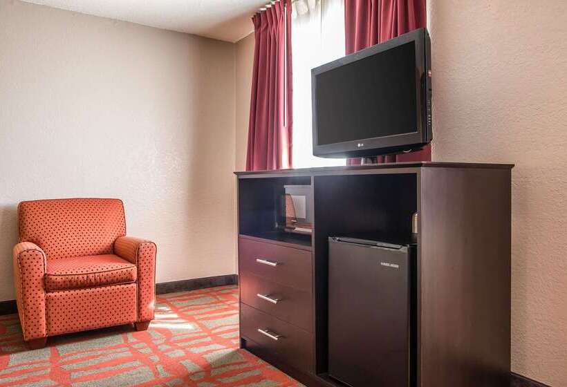 فندق على الطريق Quality Inn & Suites