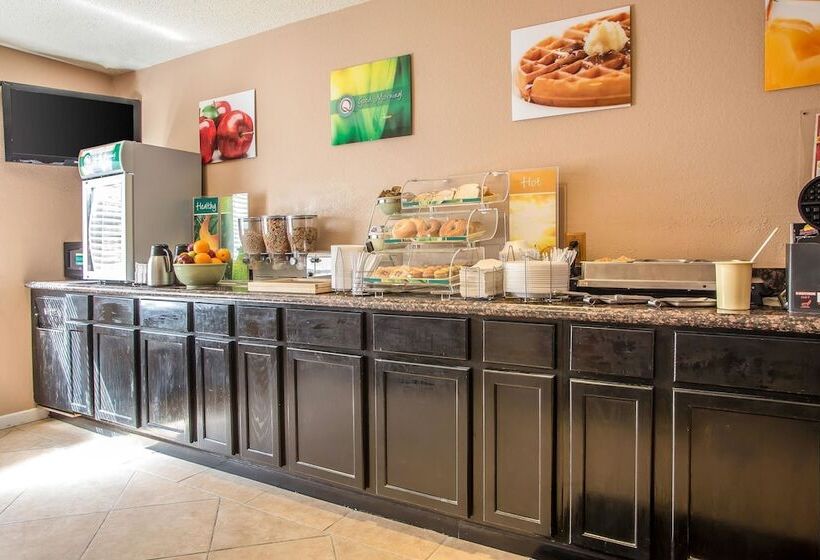 فندق على الطريق Quality Inn & Suites