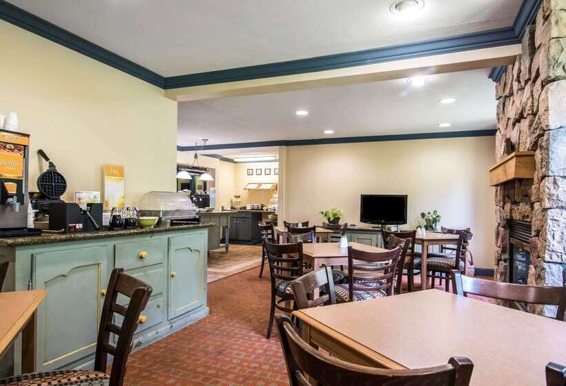 فندق على الطريق Quality Inn Cortland   University Area